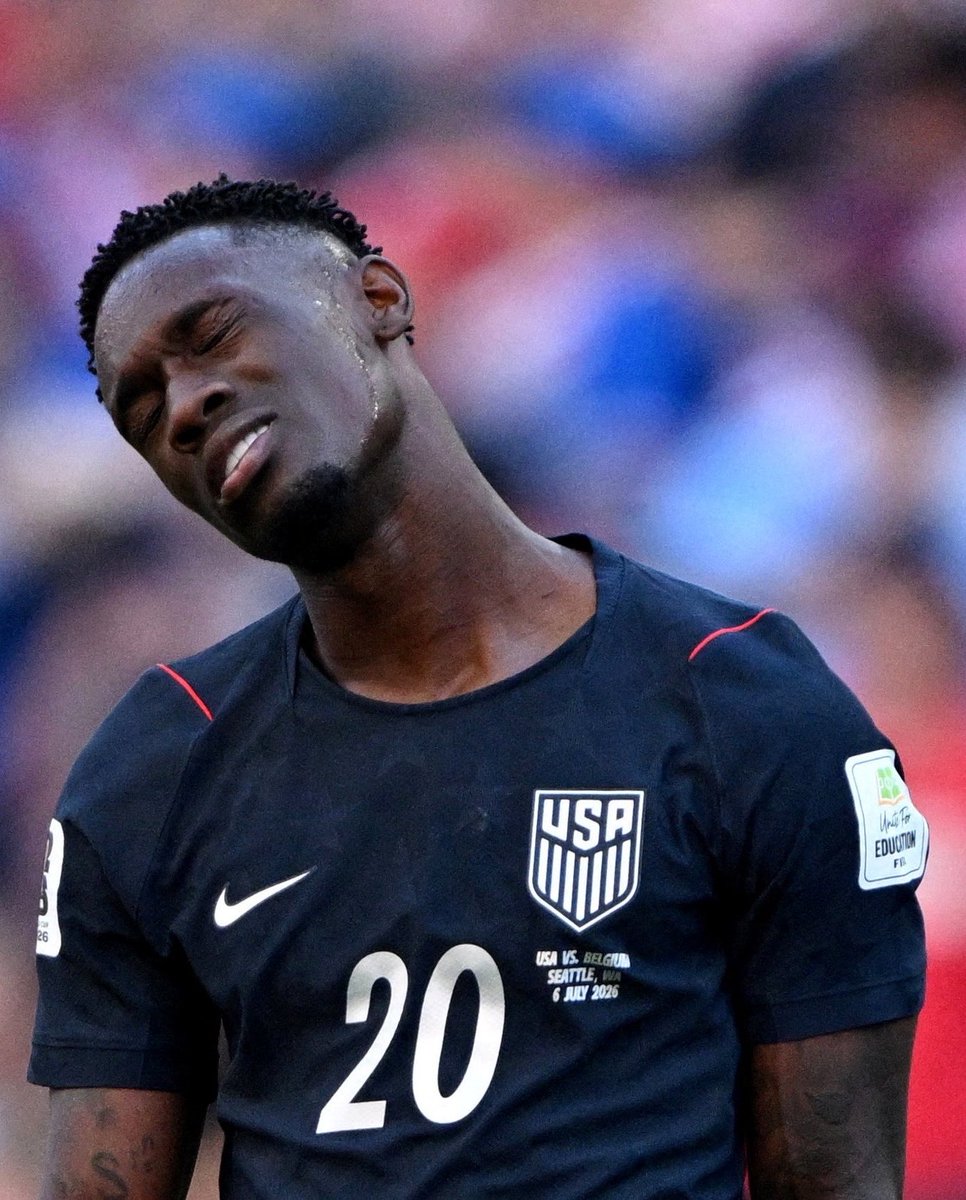 AutSP0R's tweet photo. Thomas Meunier: "Siyaset, sporun doğasına aykırı hareket etmeye başlarsa işte o zaman tehlikelidir. Balogun olayında yaşadığımız da tam olarak buydu. Elenmelerinin tüm faturası onun üzerine kesildi ama çocuk hiçbir şey talep etmemişti. Omuzlarına ağır bir yük bindirildi. Ancak bu krizden sonra yaşanan durum nedeniyle herkes ABD'yi yenmemizi istedi."