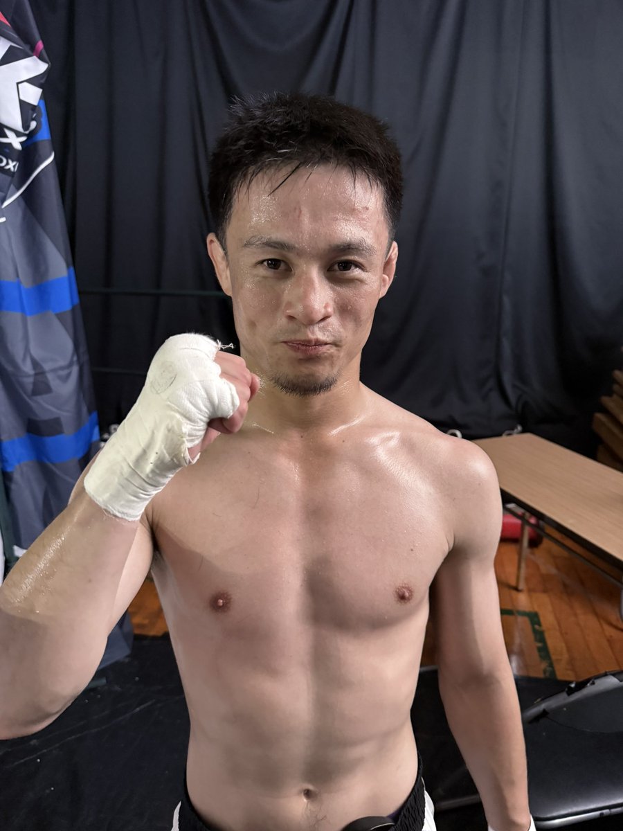 furyosenpai's tweet photo. 世界の山ちゃん2Rニンジャチョークで一度負けている相手にリベンジ達成！
これで3連勝3フィニッシュ。
トップ戦線待ったなし。
いまABLAZEで一番乗っている男。
覚えておいて下さい。 https://t.co/9wiloyL7fO