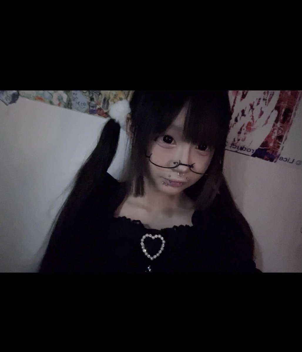 kiukiu44442's tweet photo. 自介✘﹏✘ 2.0
叫我翹/QQ/sophia 12年🇭🇰生理心理女
重鬱｜ptsd ｜od | 自傷 | 穿孔 | 壞習慣全沾
我會自己紋身:3 159cm 42kg
同類互fo 請助我尋找互fol
健全幸福B請block我:D https://t.co/86HMVdQQAt