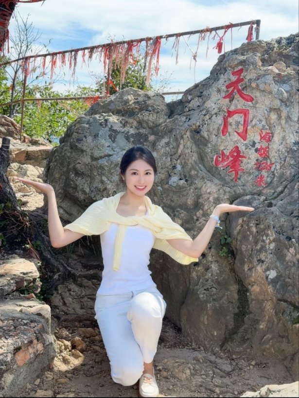 ky_penticoff's tweet photo. 别盯着看了

我享受了阳光，就不能怪它把我晒黑。
那你呢？享受了我，打算怎么认？ https://t.co/NM0J3TBOEE