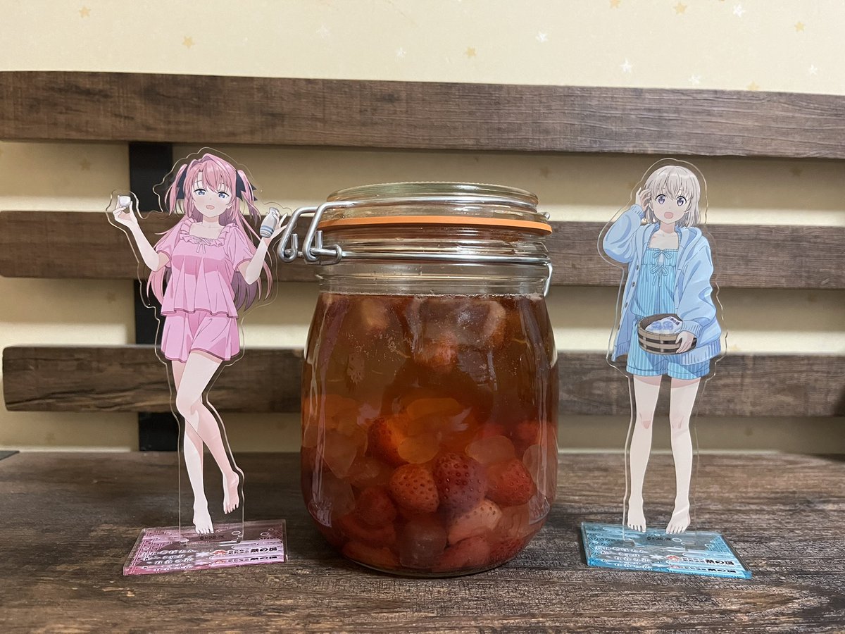 Butaitanbo's tweet photo. えっと…皆さんがやってるの見習って、
グレンリベットでイチゴ酒。
やって見たはいいものの、この後どうする。
原作ではまだ呑んでない・・・？？
 #上伊那ぼたん https://t.co/wUWJMcYQGQ