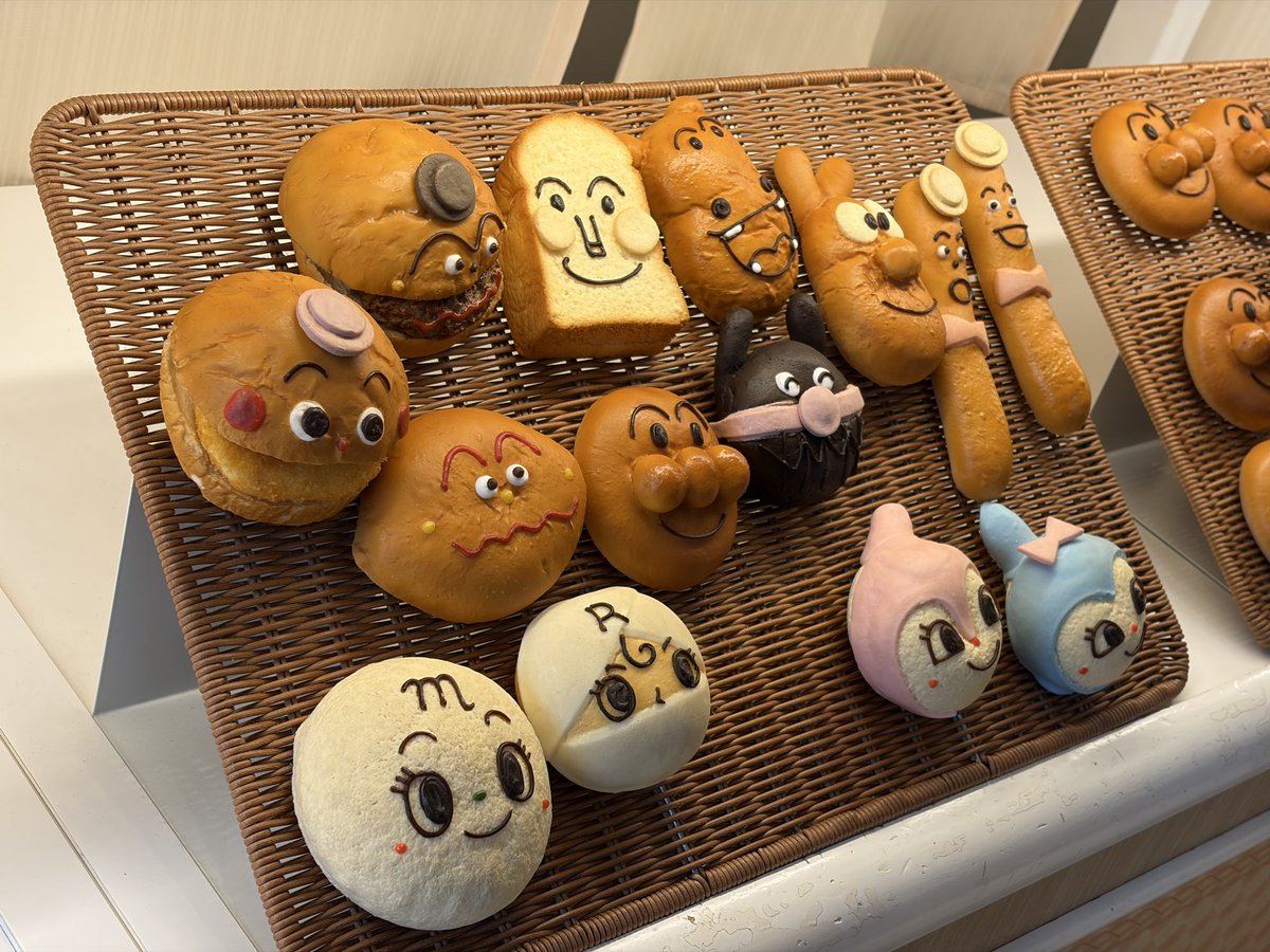kawaii_pick's tweet photo. そして昨日はなぜか大人だけでアンパンマンミュージアムへ…
ミュージアム限定のパンマスコットが可愛くて買ってしまいました🍞🥐 https://t.co/v8JJ5AgFZz