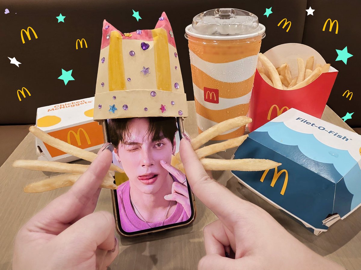 PentorFamilyTH's tweet photo. เป็นต่อวันนี้อีสๆของอร่อยรึยังค้าบ🥺💜✨️
ขอแนะนำเมนู #McKitty ที่น่ารักที่สุดในโลก🐱🍟✨️
#PentorMonthlyPhotoParty
#PentorJrp #PENTOR https://t.co/qHrs7qf4US