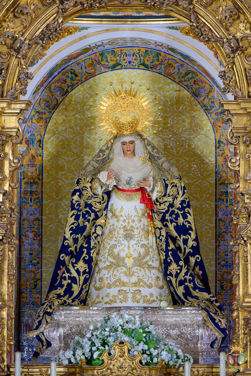 EspDeTriana's tweet photo. HORARIO DE APERTURA DEL CAMARÍN

Informamos a nuestros hermanos y devotos del horario de apertura del Camarín de Nuestra Señora de la Esperanza durante este fin de semana:

• Sábado: de 19:30h a 20:30 h.
• Domingo: de 10:30h a 12:30 h.

Todo hermano que desee apuntarse a algún turno del camarín deberá hacerlo enviando un correo a camarin@esperanzadetriana.es indicando nombre completo, DNI y teléfono de contacto. Para el acompañamiento a la Santísima Virgen deberá de guardarse el suficiente decoro y respeto, además de acudir con la vestimenta adecuada para un lugar sagrado; estando prohibidas la realización de fotografías en el camarín.

#EsperanzaDeTriana