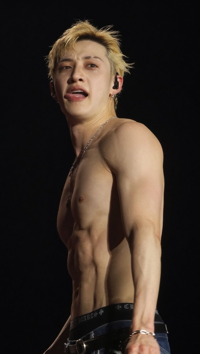 meu_chanzinho's tweet photo. Que delícia... 🔥

#BANGCHAN #방찬 
#OPalcoMundoÉDoStrayKids
#StrayKidsNoRockinRio 
@Stray_Kids
#StrayKids #스트레이키즈 https://t.co/iR1fSRfuSV