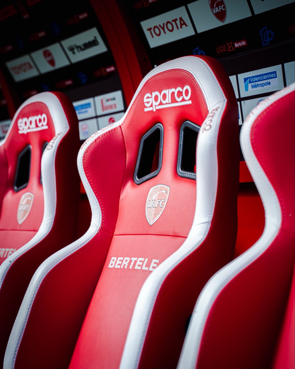 VAFC's tweet photo. Le Stade du Hainaut s'apprête à vous accueillir... 🥰
🏟️ Ouverture des portes dès 13h : https://t.co/O7aaEXiYHq
#VAFCFCF91 #TeamVAFC https://t.co/4KlIQPf8oc