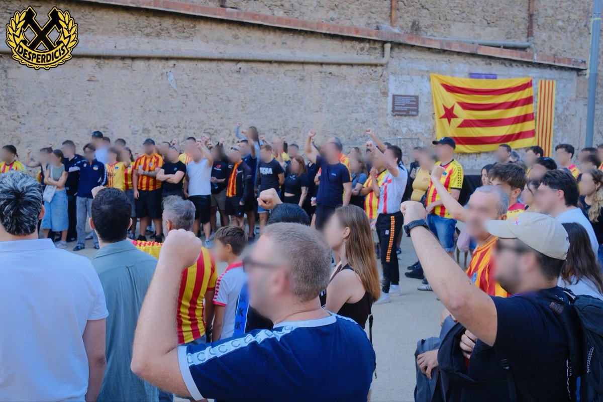 Desperdicis's tweet photo. DIADA NACIONAL DE CATALUNYA 🔴🟡

Ahir, un any més, ens vam reunir a la Capella dels Segadors per no oblidar qui som i d’on venim.

Un indret de Sant Andreu on la història dels Segadors es manté viva i que, segles després, continua ressonant en allò que avui és l’himne nacional. https://t.co/csj2d4W8cb