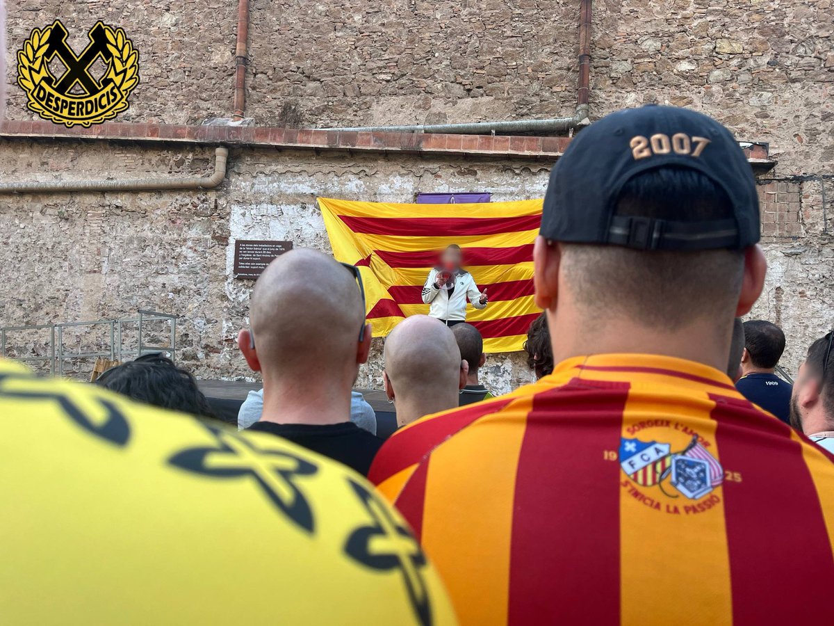 Desperdicis's tweet photo. DIADA NACIONAL DE CATALUNYA 🔴🟡

Ahir, un any més, ens vam reunir a la Capella dels Segadors per no oblidar qui som i d’on venim.

Un indret de Sant Andreu on la història dels Segadors es manté viva i que, segles després, continua ressonant en allò que avui és l’himne nacional. https://t.co/csj2d4W8cb