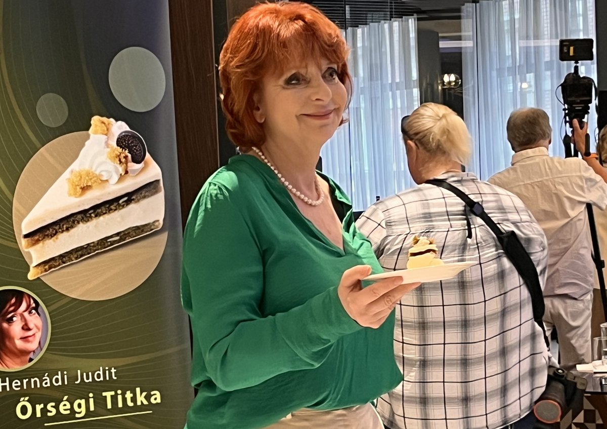 Upfront_hu's tweet photo. 🍰A Játékszín 6 színészének kedvenc ízéből álmodott desszerteket a Zsolnay Kávéház cukrászmestere. Te is megkóstolhatod Csonka András, Hernádi Judit, Járai Máté, Lévay Viktória, Nagy Sándor és Peller Anna süteményét a Játékszín büféjében és a Teréz körúti Zsolnay Kávéházban. https://t.co/0Wb6LdDc68