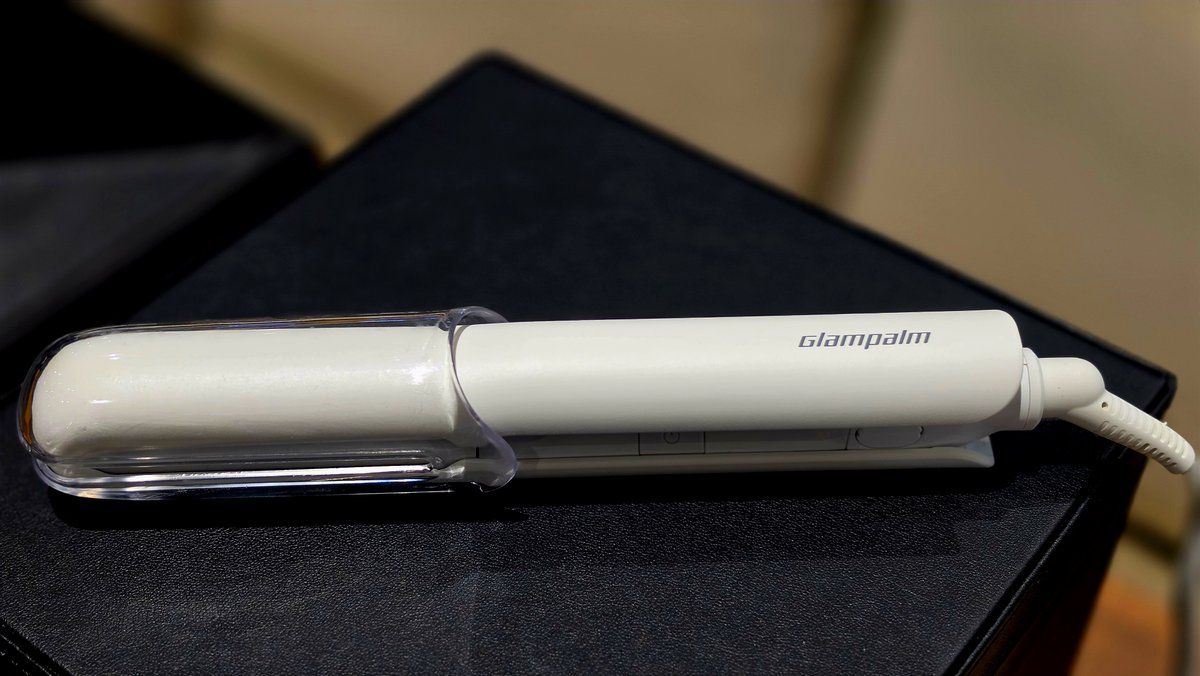 e_enos's tweet photo. Precise straightening that glides through your fingertips without worrying about hair damage”

The secret behind GlamPalm’s special Healingstone coating
Patented Healingstone heat plates glide smoothly without snagging. Far-infrared rays and https://t.co/b7z7x9mgqZ
