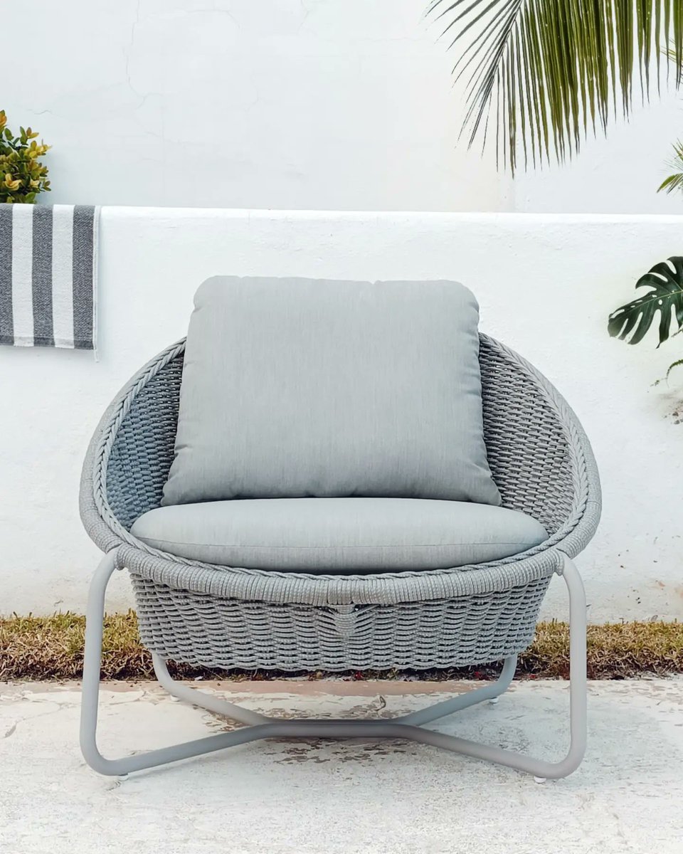 LacyMulherdn's tweet photo. Outdoor living! The Alessa lounge chair, with a style perfectly suited to your beach house. https://t.co/zGBwkm6y8w