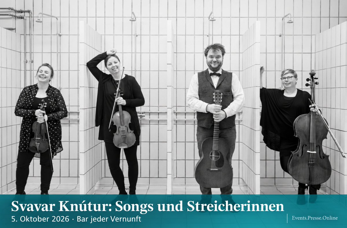 EventsPresse's tweet photo. 🎻 Svavar Knútur kommt nach Berlin.
Drei isländische Streicherinnen begleiten ihn.
Warum jetzt? Am 5. Oktober spielt er in der Bar jeder Vernunft. Ein Abend für Folk und Erzählkunst. 🇮🇸

https://t.co/A8xc54rF1V · Berlin erleben, was wirklich zählt.

Was reizt euch mehr: Songs oder Geschichten?

#Berlin #LiveMusik #SvavarKnutur #eventsBerlin

Foto: Jóhanna Ósk Valsdóttir (Viola), Íris Dögg Gísladóttir (Violin), Svavar Knutúr (Gitarre), Kristín Lárusdóttir (Cello), v.l.© Eythor Arnason