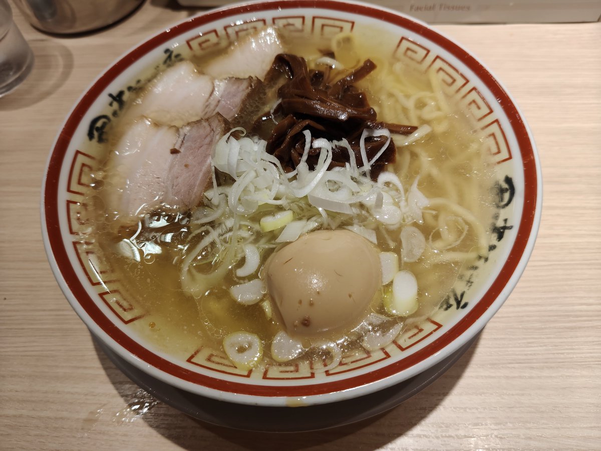 snonpy's tweet photo. あれこれ凝っていなくて、スープが透き通る中華麺が好きです https://t.co/8OXiqERefy