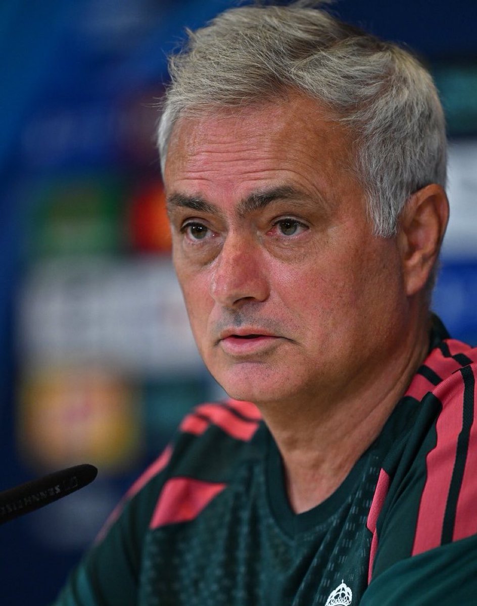 AutSP0R's tweet photo. Kylian Mbappe: "Mourinho çok zeki. Zekası beni etkiledi ama şaşırtmadı. Böyle biri değilsen Mourinho olamazsın. Futbolcular için takip edecekleri bir yolun olması önemli. Onunla birlikte işleri doğru yapmak için gereken her şeye sahibiz." https://t.co/Bc1MWfNjEf