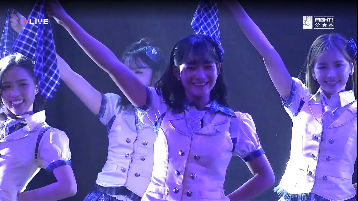 khananihh's tweet photo. hehe https://t.co/6NOdPtvTTI