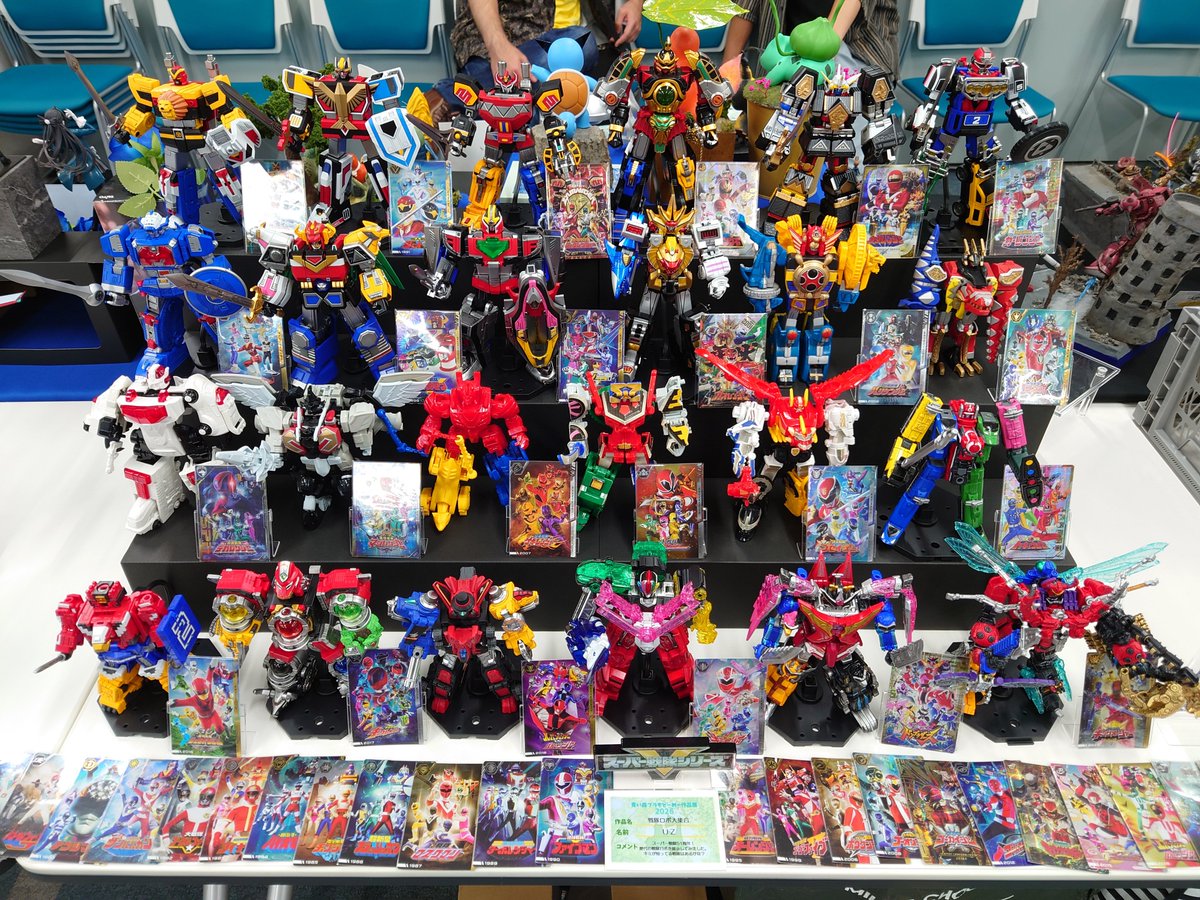uz_fresh's tweet photo. 我が家のミニプラをかき集めて一人戦隊展してます。

明日も開催されるので是非お越しください！

#青い森プラモどーめー https://t.co/oqIt472qVQ