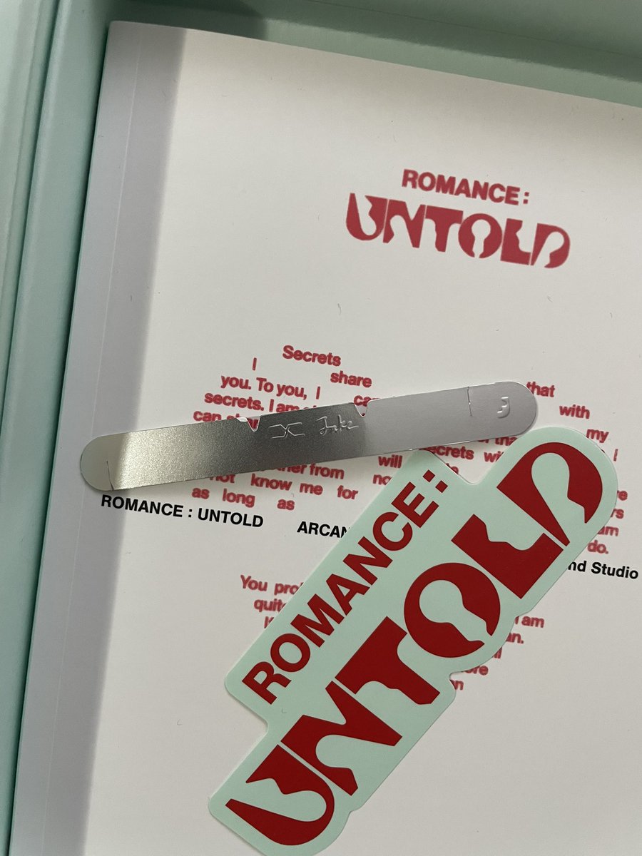 elmalicollect's tweet photo. enhypen romance untold arcanum albüm satış 
içerik görseldeki gibi, kapağının yapışkanı sağlam değil çıkıyor ayrıntılı görsel atarım ama bunu bilerek dm atın 
450 tlye almıştım 1.5 yıl önce, 400 düşündüm :(

@enhypensatistr @enhypentradetr @enhypennsatis https://t.co/Qw24eZZoqd