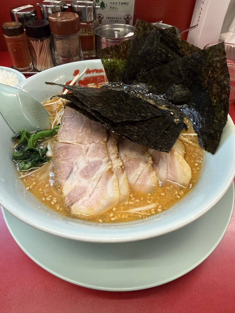 neetsan6's tweet photo. せっかく街に来たのでいま流行りの山岡家さんをのり増しでキメちゃう https://t.co/BBw75A67ek