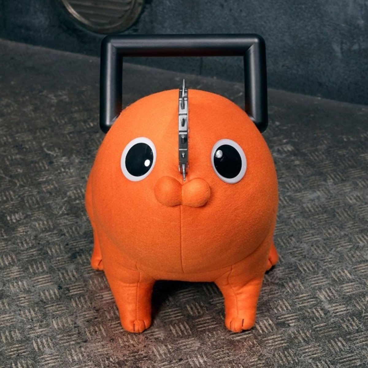 Dexerto's tweet photo. Chainsaw Man is releasing a life-size Pochita doll in Japan

It barks, growls and makes revving chainsaw noises when you pet him https://t.co/al9OT8B8bq
