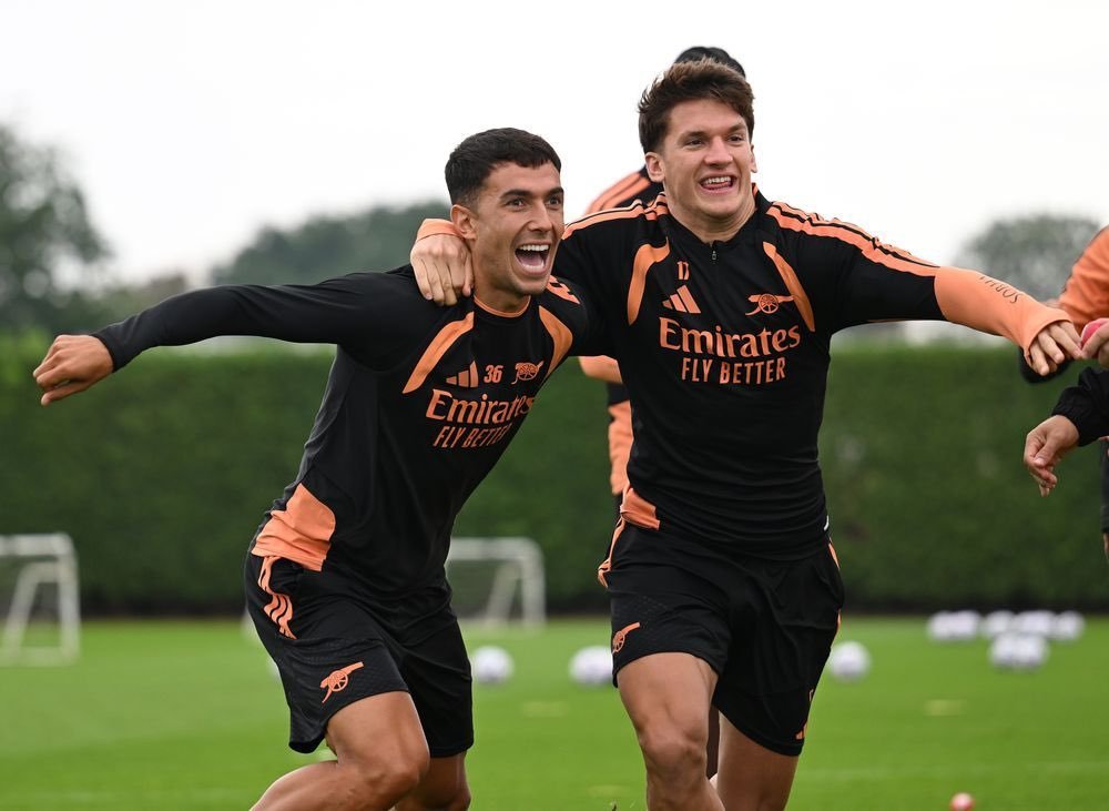 UPYOURARSENAL04's tweet photo. Christos Tzolis and Martin Zubimendi are now close pals in Training

Watch out for those diagonals from Zubi to Christos. We will eat good food😮‍💨 https://t.co/2Av01dC2Jn