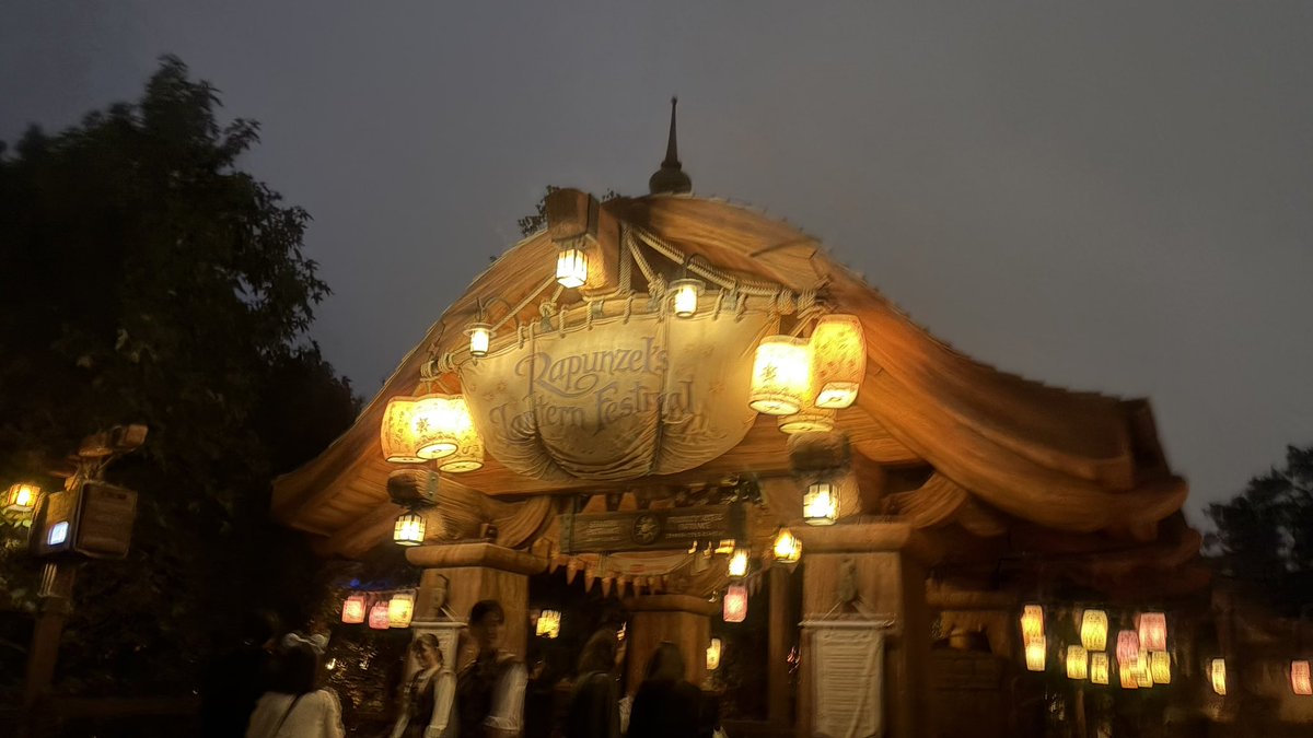 KAORI_Disney_06's tweet photo. 昨日初めてラプンツェル乗ったんだけど、これで本当にDPA1,500円なの…？っていうのを思った…
DPA500円でいいよ…？ https://t.co/K5SyNjwDIP
