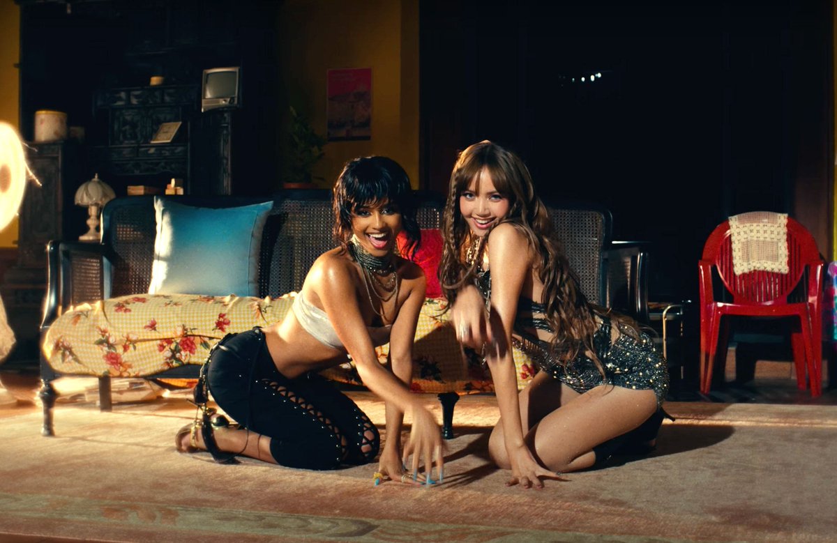 TeamLISAfr's tweet photo. 🚨 SPOILER
-
-
-
Tyla a participé au documentaire "Always Lalisa":

"Elle voit Lisa comme une grande sœur, partageant avec elle le même parcours pour trouver sa place dans l’industrie musicale hollywoodienne."

ALWAYS LALISA TIFF DEBUT 
#LISAxTIFF26 #AlwaysLalisa #TIFF26 https://t.co/4GxsKjOJ6H