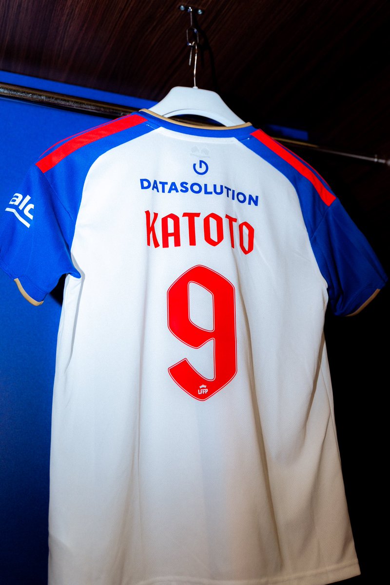 ol__lyonnes's tweet photo. Notre maillot domicile 2026/27. ❤️💙 https://t.co/WCzVJWUPxt
