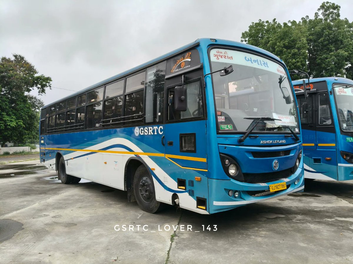 Victoria0719's tweet photo. New GSRTC DELUXE EXPRESS 
GJ-18-ZT-1861 
Division - Banas (Palanpur) https://t.co/wEo17KtPjP