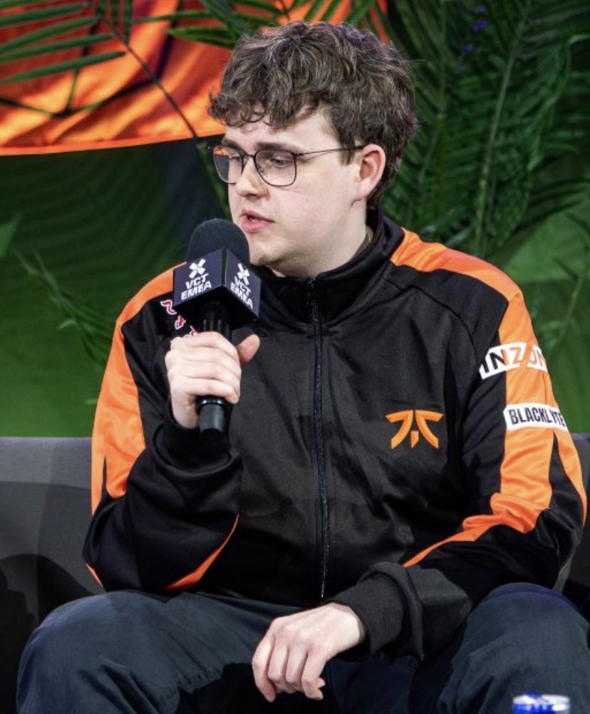 valohabercisi's tweet photo. [LEAK]

FNATIC decided to not contiune with 🇫🇷Veqaj

Also Assistan coach of the team 🇩🇰Desmo will stay in the team either as a HC or AC. https://t.co/XzZaKUjsKo