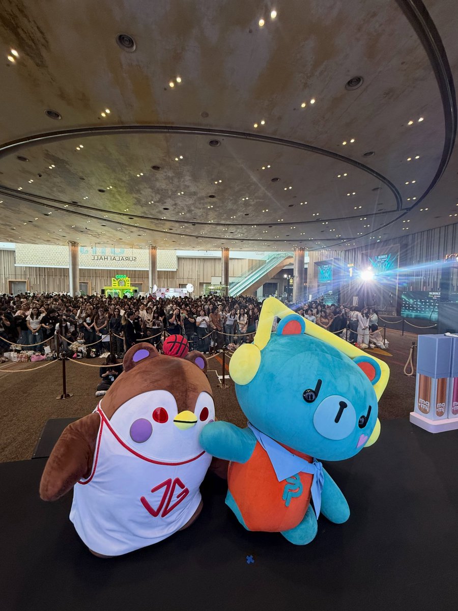 doublepjourney_'s tweet photo. พิเพิ่มกะกวิ๊นซ์ลี๊ย์มาหาอุนย่าอุนยายพี่สาวพี่ชายแต่เช้าาา~ เป็นตัวแทนพ่อพ่อค้าบ ✨

📸 IG : permpoon.gmmtv

PERMPOON MAMI SPECIAL STAGE

#MAMIxMchoiceMintAward2026
#PERMPOON @permpoon_GMMTV https://t.co/q2DXmiCf0f