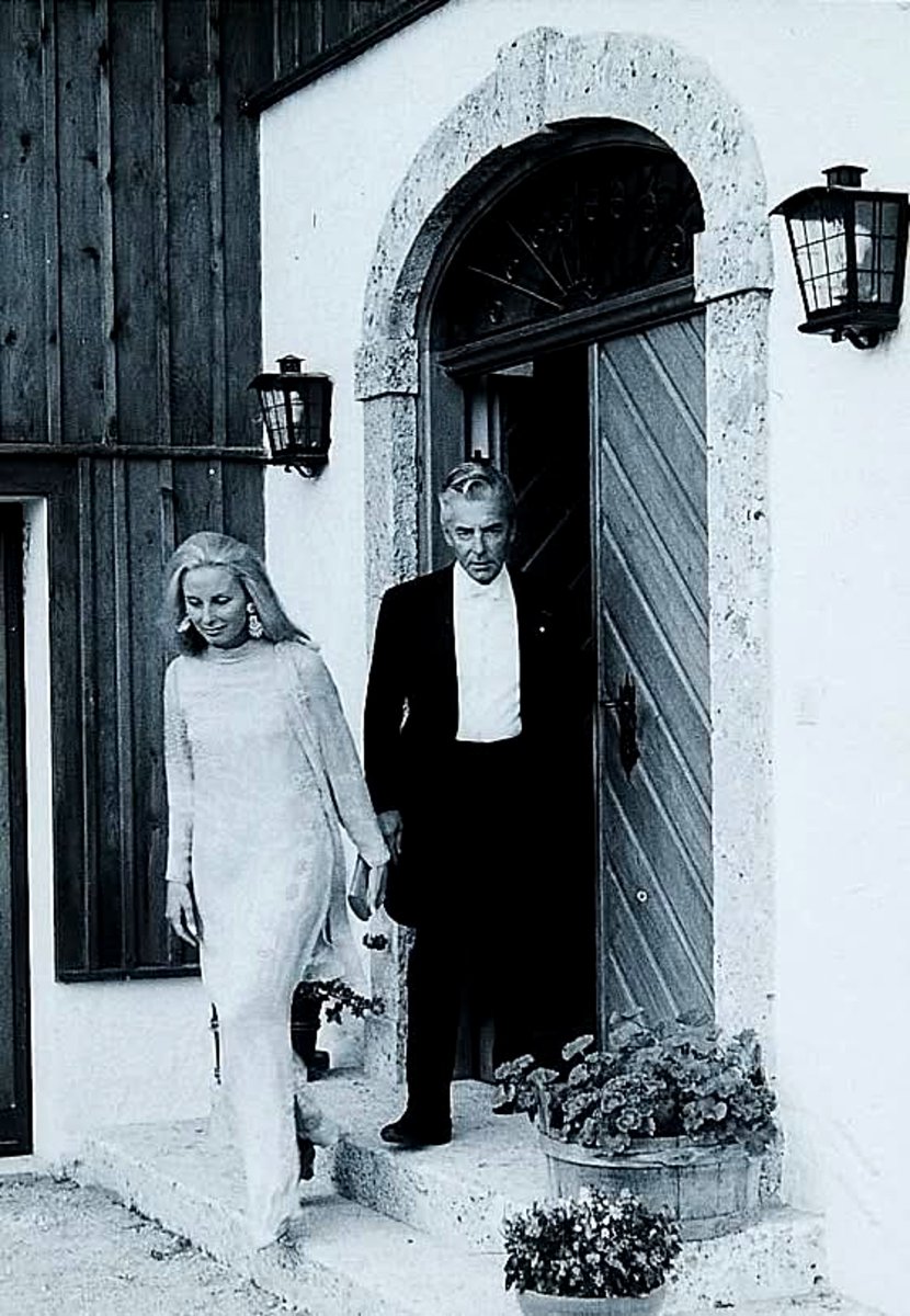 ConrothN's tweet photo. A rare picture Austrian conductor #HerbertvonKarajan with his wife Eliette leaving their house in #Anif #Salzburg 🎶🇦🇹
©️ Alexander Schneider-Siemssen https://t.co/BKwkVYfKTD