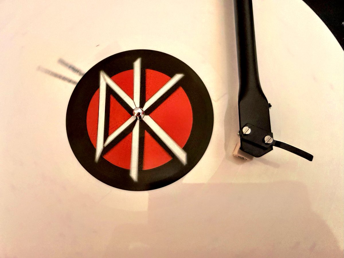 GWinstanley77's tweet photo. ‘Fresh Fruit’ might not be THE best punk album, but it’s certainly one of them

Makes for some super Saturday breakfast sounds

#DeadKennedys #FreshFruit #Vinyl #NaziPunksFuckOff https://t.co/j3pF2RxdKF
