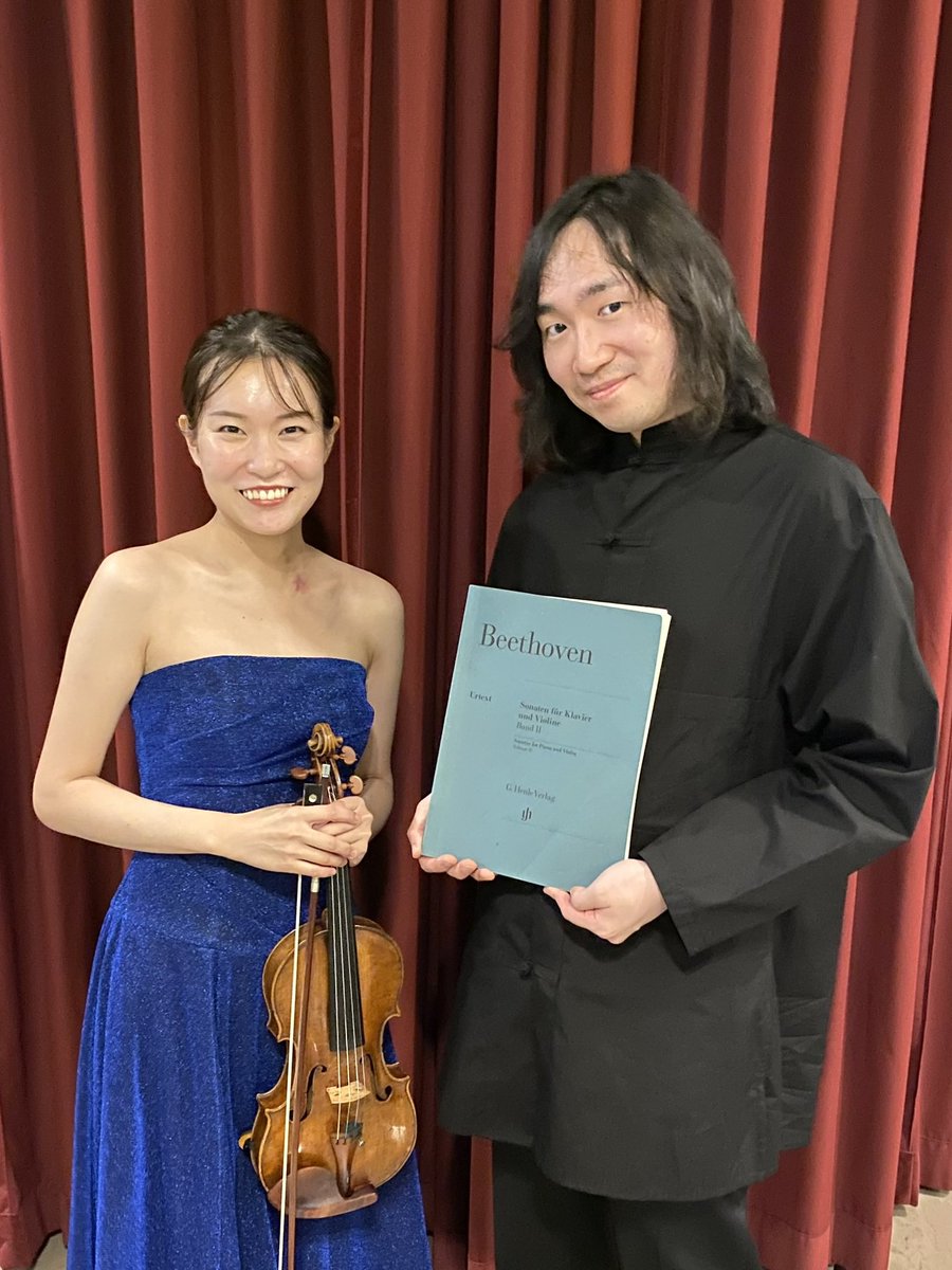 ayanaviolin's tweet photo. #阪田知樹 さんとのデュオ・リサイタルツアー、住友生命いずみホールにて開幕🎊素晴らしい響きに包まれながら阪田さんとのベートーヴェンに挑戦できて幸せです。
お客様からの温かな拍手と、サイン会でお話した皆さんの笑顔に、最終日の所沢まで頑張る元気と覚悟をいただきました☺️明日は宇都宮です！ https://t.co/48uV971JHy