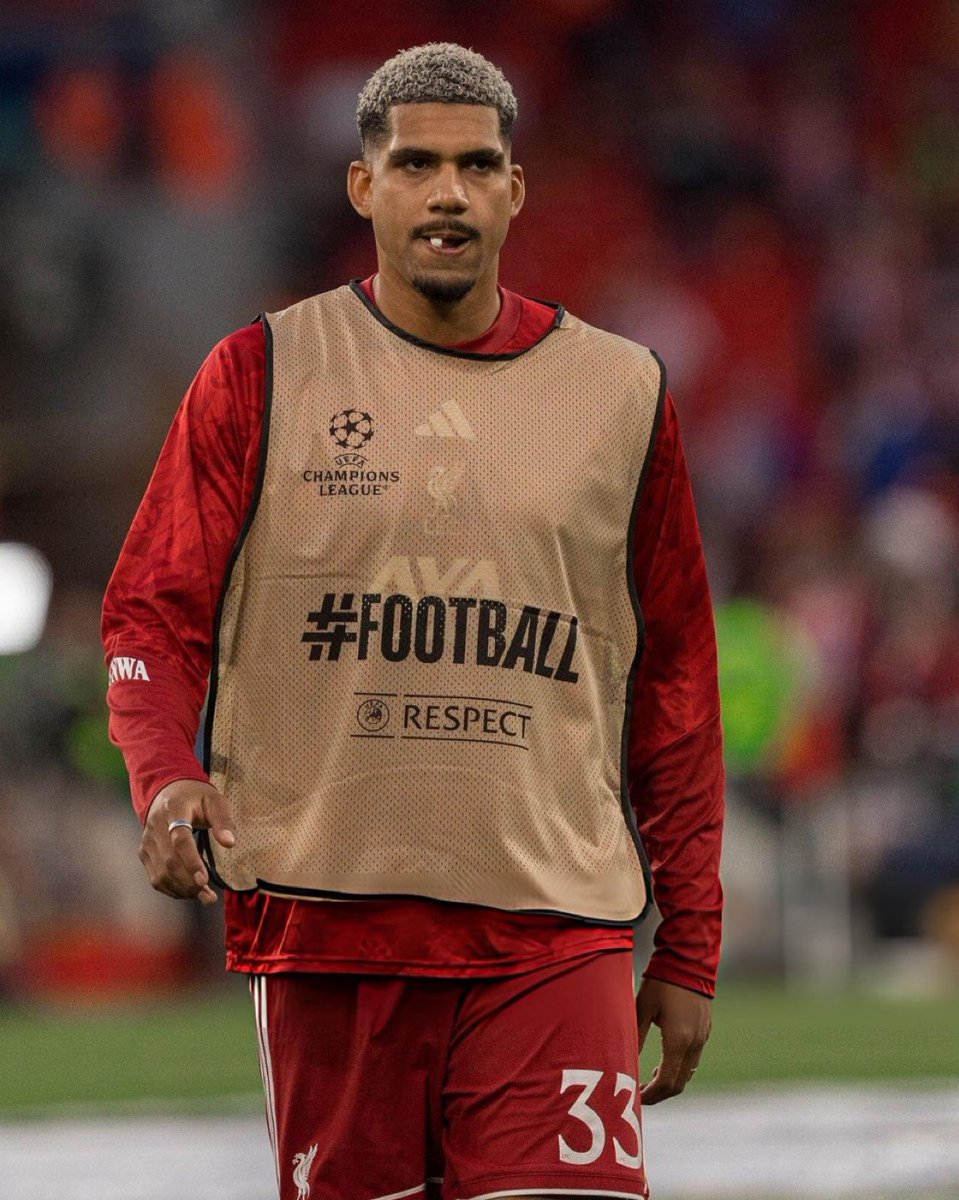 AutSP0R's tweet photo. Liverpool'un Ronald Araujo için Barcelona ile yaptığı anlaşmada 55 milyon euroluk satın alma opsiyonu yer alıyor. 

(Fabrizio Romano) https://t.co/NO4VAKCncF
