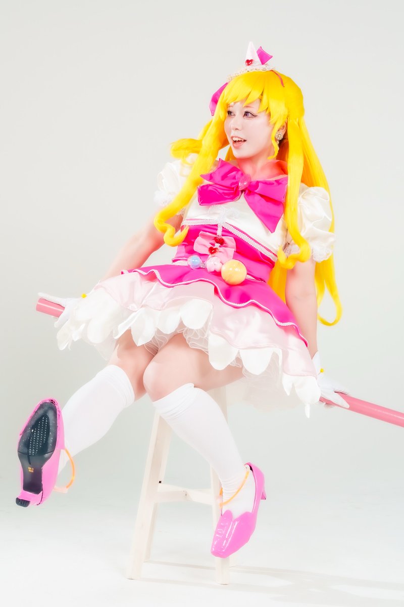 lakan_0323's tweet photo. 飛んでる組すごい！って結構言われてますが、私は誰よりもくつろいだ撮影してました🙏🏻
みんなには「もっと足上げて！胸張って！」とか言いながら自分はこれです。椅子に座って笑ってるだけです https://t.co/EqCmqzw6pK