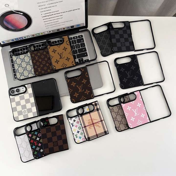 coolkaba3's tweet photo. iPhone Duoケース、ついに入荷✨
ルイヴィトン / グッチ / バーバリー 柄、全 15色展開🔥 大人気の折りたたみスマホケース、在庫か！
#duo #iphone18proケース #スマホケース #iphoneduo 
https://t.co/4106TJZ408 https://t.co/dQkygdgxI5