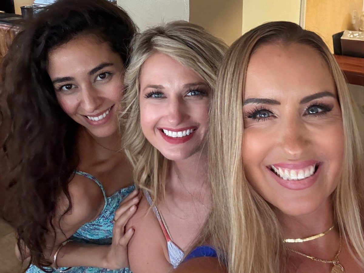 PhreshyThiNG's tweet photo. Such a blessing to be part of this amazing group of intelligent, accomplished women. Surround yourself with people who elevate, encourage, and inspire you to be better in every way. https://t.co/24M9pUWyA3
