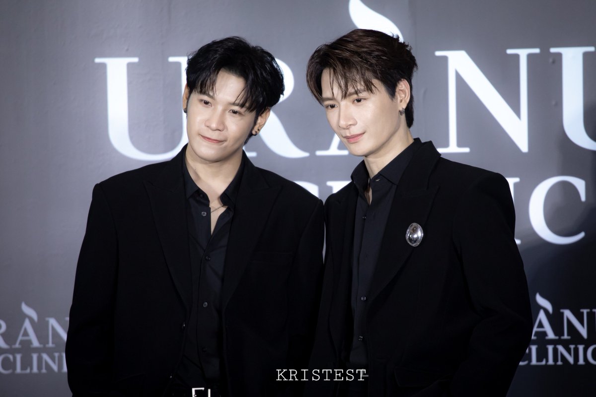 krist_est's tweet photo. จบลงไปแล้วสำหรับงาน #UranusClinicxKristSingto 
ขอขอบคุณ Uranus Clinic และ @TheMallThailand เดอะมอลล์งามวงศ์วาน ที่เชิญน้องคริสพี่สิงมาร่วมงานเฉลิมฉลองในวันนี้นะคะ 
งานสนุกมาก ได้ฟังเพลงเพราะๆ ร่วมพูดคุยสนุกสนาน 
หวังว่าโอกาสหน้าจะได้มาร่วมงานกันอีกค่ะ

ขอบคุณแฟนคลับที่มาให้กำลังใจหน้างาน ร่วมแบ่งปันรูป/คลิป บรรยากาศในงาน ขอให้เดินทางกลับโดยสวัสดิภาพนะคะ ขอบคุณแฟนคลับทางบ้านที่ร่วมพูดคุยผ่านแท็กด้วยค่ะ

KRISTSINGTO CELEBRATE URANUS CLINIC

#TheMallLifestoreNgamwongwan
#kristsingto
#KristPerawat