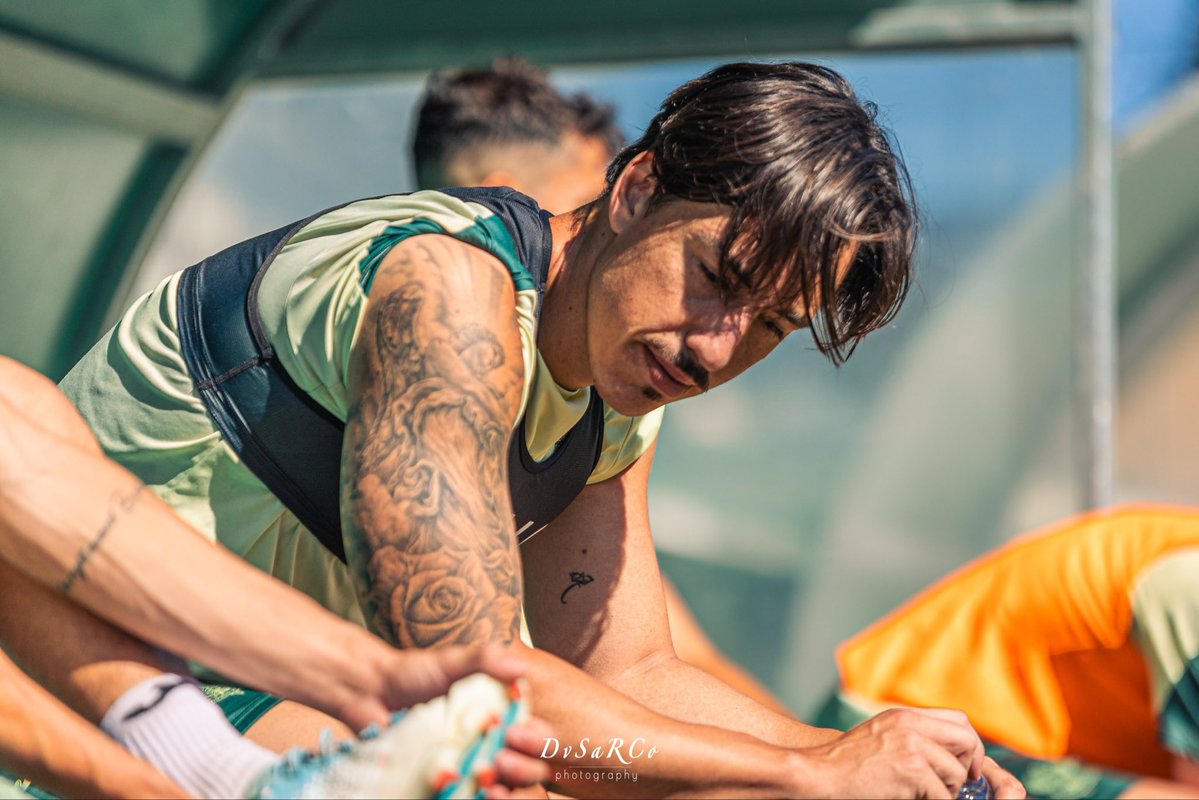 sergi5brunet's tweet photo. 177 días después, vuelvo al césped.

He llorado, dudado y sufrido, pero nunca estuve solo. Gracias a todos los que me levantasteis cuando caí.

Salí lesionado. Vuelvo de pie. Y vuelvo con hambre.

Algunas historias no terminan con una lesión. Empiezan después.💪🏻⚽️ https://t.co/hf5V49OqEB