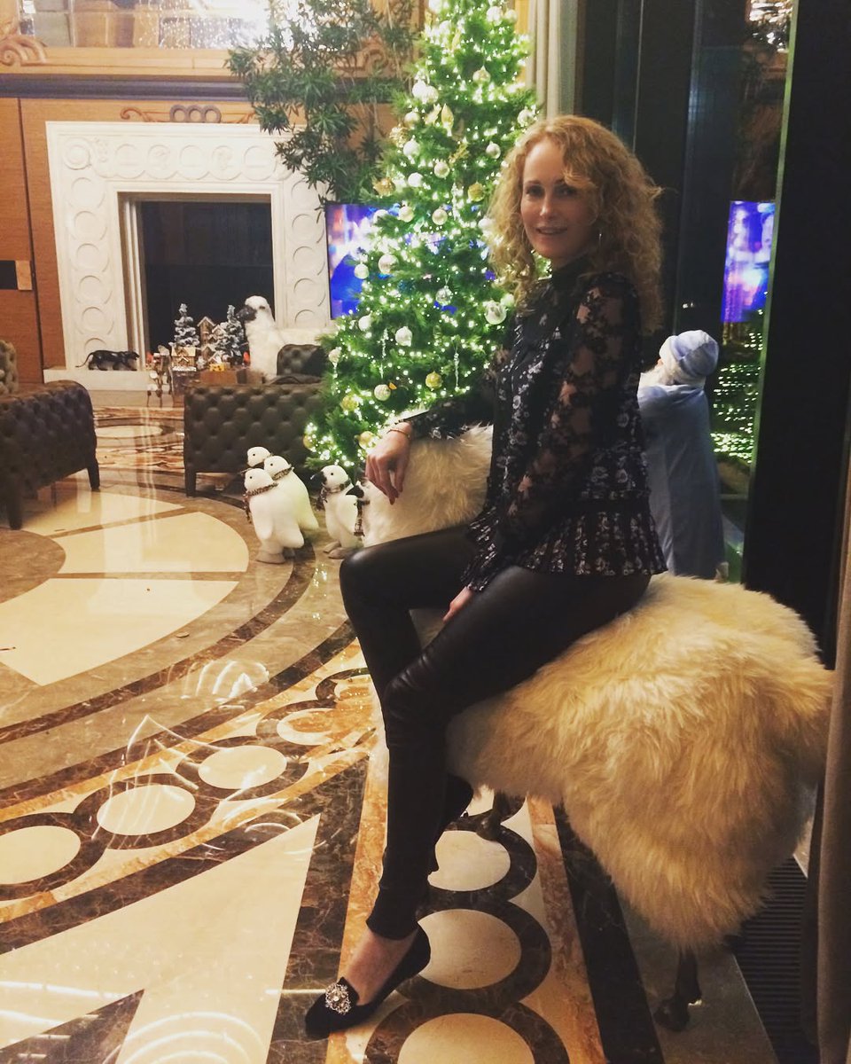 bk_biel's tweet photo. Happy Old New Year to everyone! https://t.co/NE8Oa12aAf