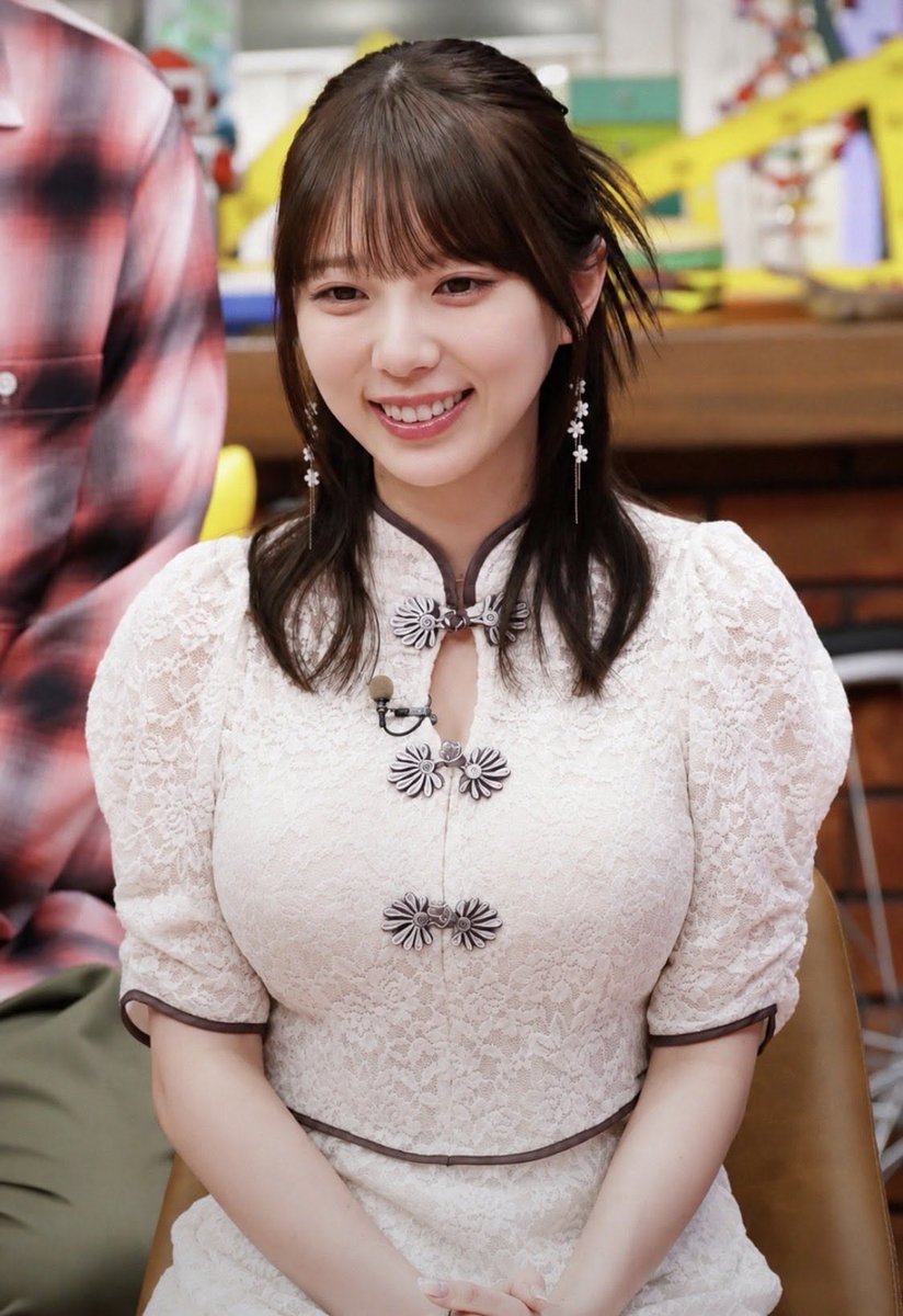 chuckvance489's tweet photo. 与田祐希ちゃん、このチャイナドレス風の衣装だと顔立ちの甘さが際立ってて見ていて飽きない… https://t.co/MlYrpkL0u1
