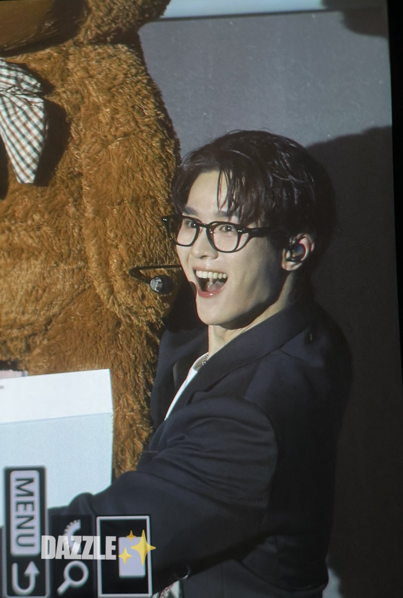 dazzle_0101KUN's tweet photo. 260912 WayV CONCERT TOUR [BORN THIS Way] IN SEOUL DAY1

남친등장

#쿤 #KUN #钱锟 #クン 
#WayV #威神V https://t.co/lEj6VRWW6M