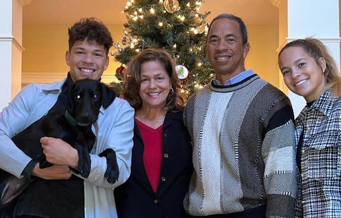 ADeeHD's tweet photo. @usopen Arthur Ashe parents on the left. Ben Shelton’s on the right. 

@grok pick 1 ethnicity to describe Arthur Ashe, and Ben Shelton just based on the photos alone. https://t.co/B1ecxOhwWm