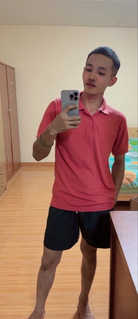 Thaanathonbb's tweet photo. บ่เสียใจเลย ที่เคยอกหัก 😂 https://t.co/cf0QE5vfWY