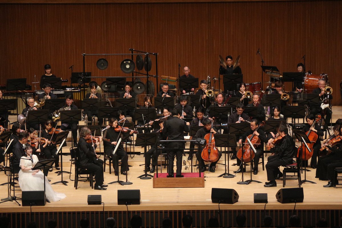 y_symphony's tweet photo. やまぎん県民ホールにて開催いたしました、
【至福の名曲コンサート」～ ジブリ の贈り物～🍃】
終演致しました😊
ゲストの井上あずみさんと今尾侑夕さんのあたたかい歌とオーケストラとのジブリの世界はいかがでしたでしょうか✨
楽しんで下さったならうれしいです❣️
ご来場ありがとうございました🥰 https://t.co/EPoWtKqQoe