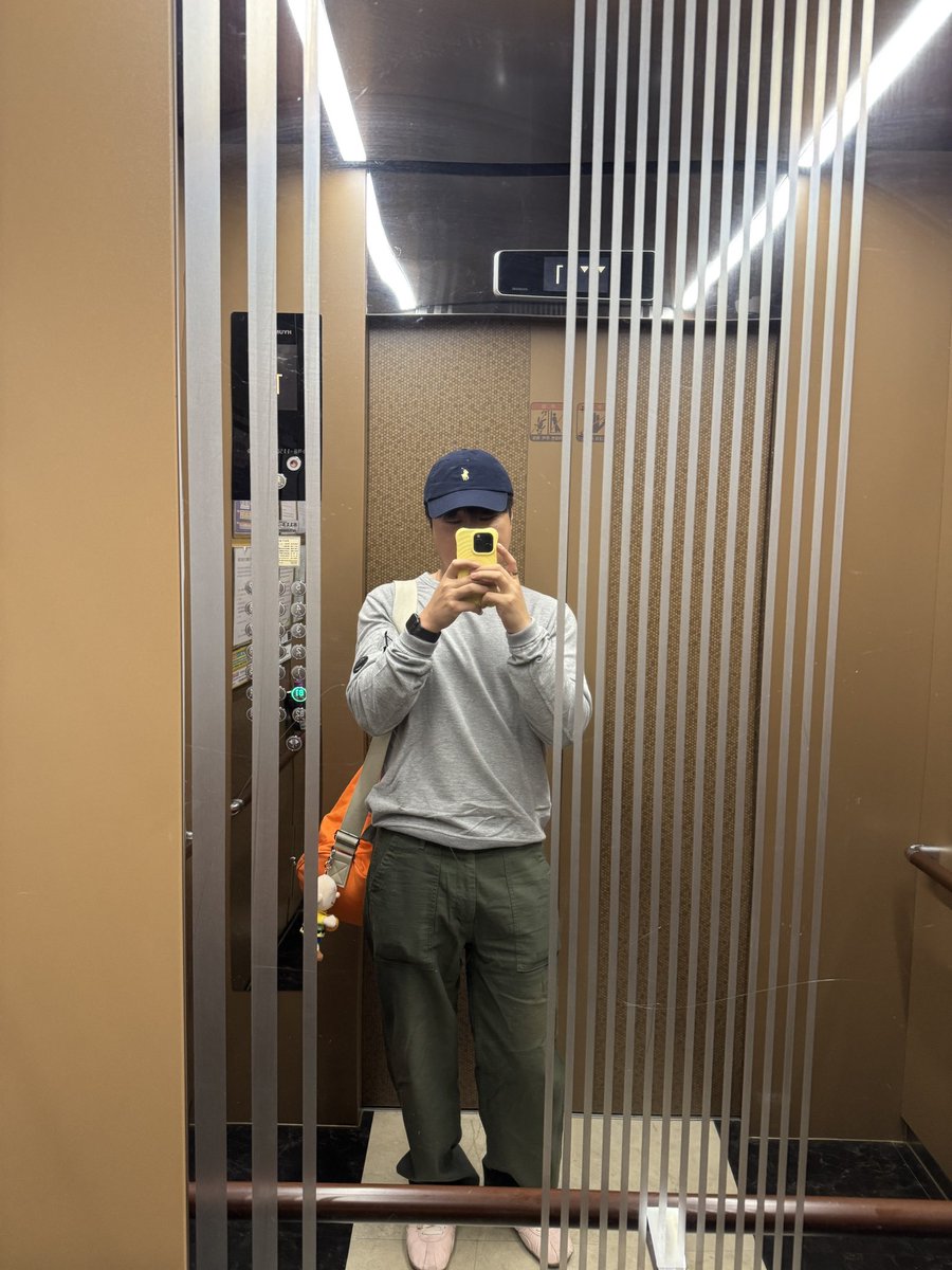 apc1122's tweet photo. 주차대란 https://t.co/wT6aNdXxVk