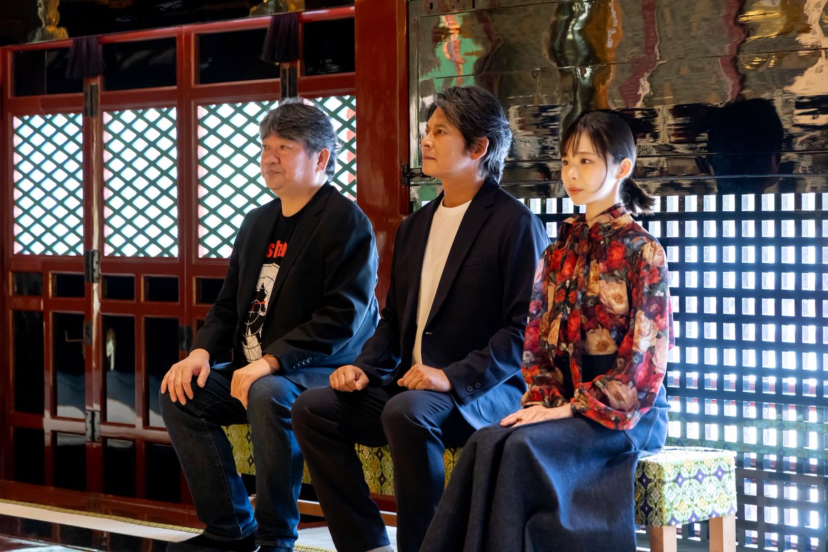 mezamashimedia's tweet photo. 織田裕二さん、趣里さん、本広克行監督が
福岡・太宰府天満宮で
『踊る大捜査線 N.E.W.』大ヒット祈願！

ご祈祷を受け、絵馬に思いを込め…
おみくじで「大吉」を引いたのは！？

和気あいあい福岡グルメトークも！

▼詳細レポ＆写真28枚▼
https://t.co/CdeBAgwtvE

@odoru_movief https://t.co/dKxl0OzWAh