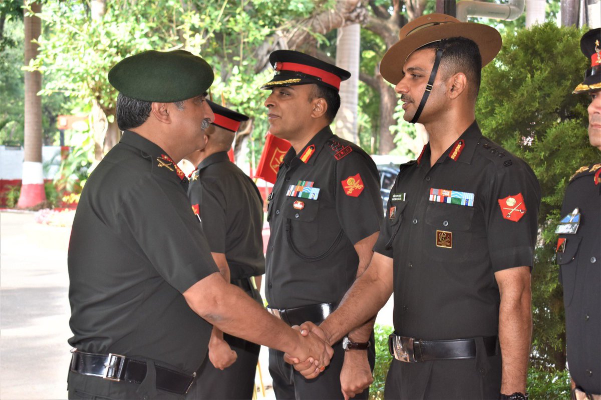 IaSouthern's tweet photo. Lt Gen Rajesh Pushkar, AVSM, VSM, #ArmyCommander, #SouthernCommand visited Headquarters #Dakshin Maharashtra And Goa Sub Area and was briefed by the GOC Sub Area and Station Commander #Pune on key aspects of operational effectiveness, station administration and organisational initiatives.

He appreciated the professionalism and commitment of the formation and exhorted continued pursuit of excellence in upholding the finest traditions of service. Commendation Cards were also awarded to personnel for their exemplary contribution and dedication.

#SouthernCommand 
@adgpi 
@PRODefPune