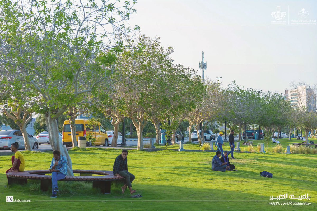 Khobar_mun's tweet photo. #بلدية_الخبر

مشروع تطوير كورنيش الخبر الجنوبي يهدف إلى تعزيز إمكانيات #الخبر السياحية، وتحسين #جودة_الحياة فيها، وإيجاد مرفق ترفيهي وواجهة بحرية تتناسب مع مكانة #الخبر كوجهة سياحية

#وزارة_البلديات_والإسكان
#أمانة_المنطقة_الشرقية https://t.co/KUpSk1j2ij