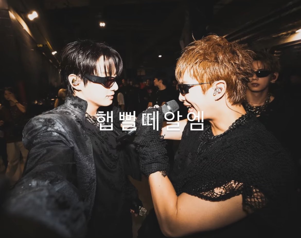 archiveforJK's tweet photo. jungkook wished joon a happy birthday 🥺🫂

“hap-ppeol-tte rm” 

🎵 — heaven by RM. https://t.co/aFYTtJuoQW